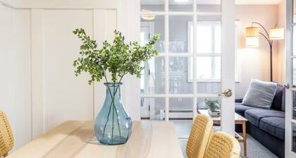 Lovely apartment with Waterview & Patio in New Haven