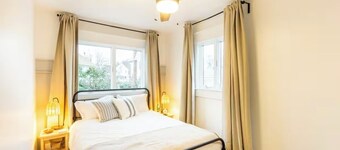 Lovely apartment with Waterview & Patio in New Haven