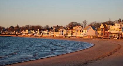 Lovely apartment with Waterview & Patio in New Haven