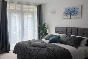 4 chambres, fer et planche à repasser, Wi-Fi, draps fournis