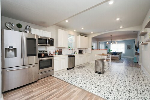 Heart of the City: Near the Pearl