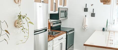 Microwave, oven, stovetop, dishwasher