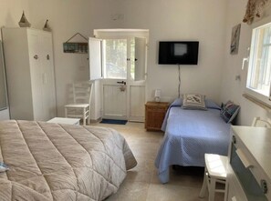 WiFi, bed sheets