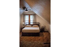 3 chambres, fer et planche à repasser, Wi-Fi, draps fournis