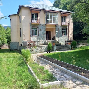 Fachada de la propiedad