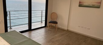 Charming 2-bedroom apartment for 6 people, with AC, WiFi in  Sint Maarten