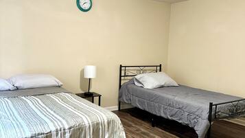 5 sovrum, strykjÀrn/strykbrÀda, wi-fi och sÀngklÀder