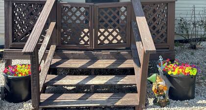 Rustic Roost Retreat, petfriendly, small town, lake river conservation area near