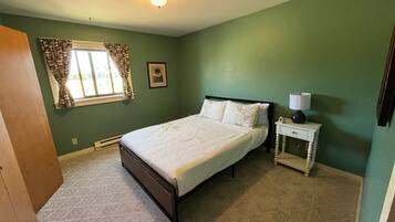 4 habitaciones, tabla de planchar con plancha, wifi y ropa de cama