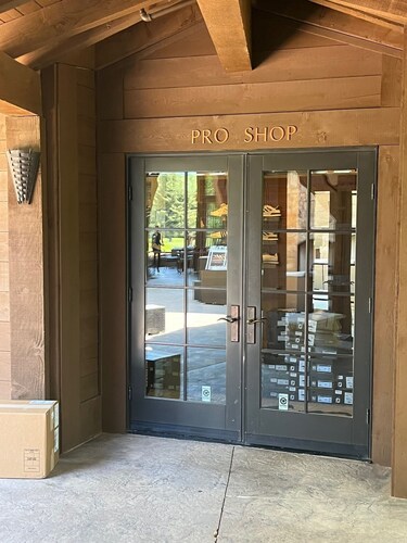 Grand Teton Splendor, 4-Bedroom Home adjacent to Jackson Hole Golf & Tennis Club