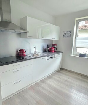 Microwave, stovetop, dishwasher