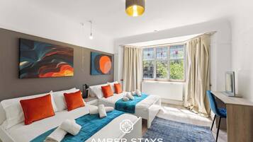 5 bedrooms, iron/ironing board, WiFi, bed sheets