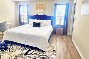 3 sovrum, skrivbord, strykjärn/strykbräda och gratis wi-fi