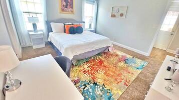 3 bedrooms, desk, iron/ironing board, travel crib