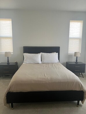 3 chambres, fer et planche à repasser, Wi-Fi gratuit, draps fournis