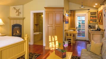 Luxury Single Room, Courtyard View