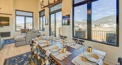 Haven Haus Retreat w/Pickleball, Basketball, putting green and hot tub STR317