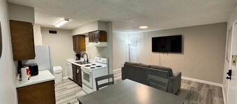 1BR Retreat • Cozy & Bright