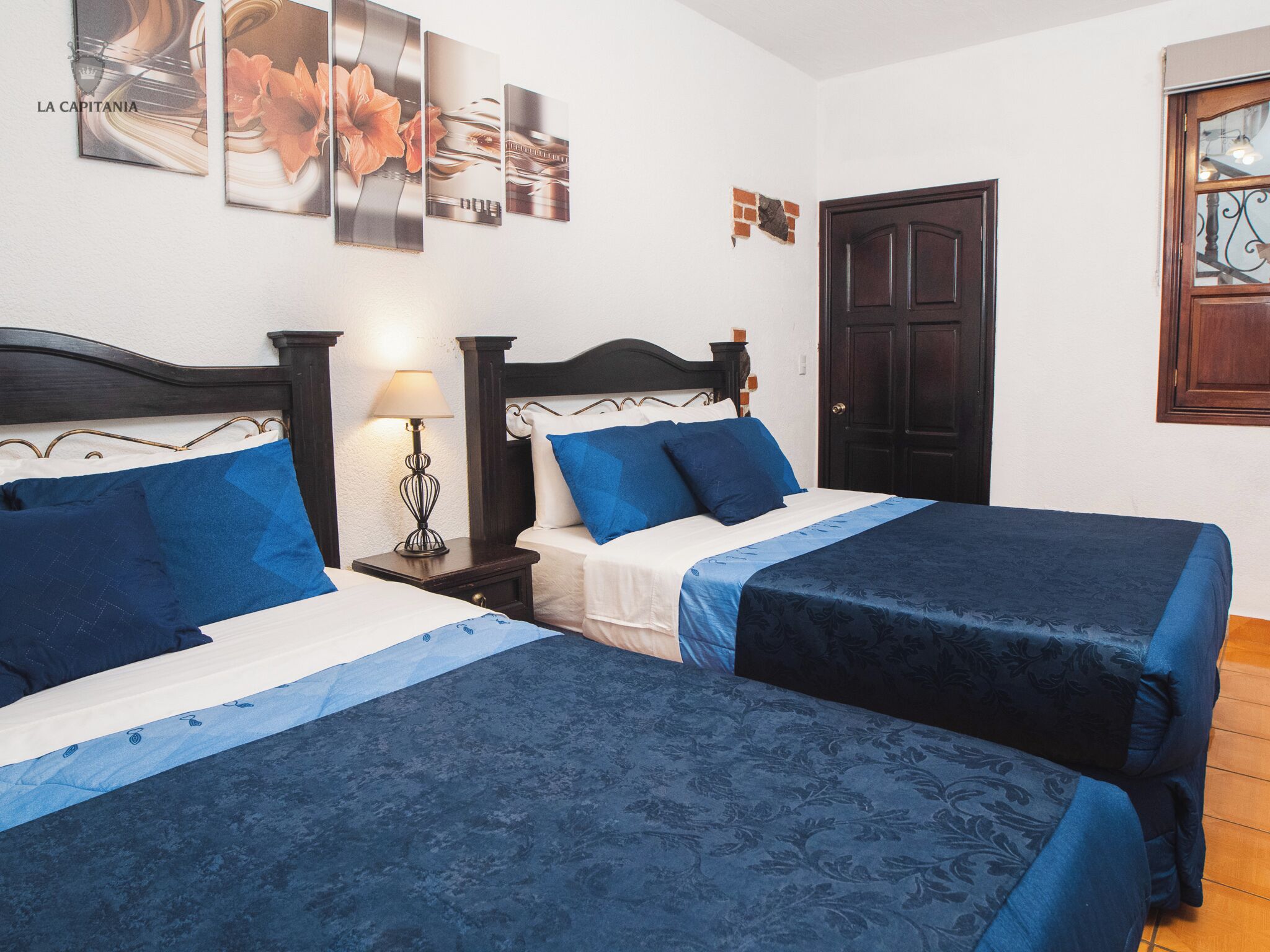 Habitación doble Confort | Ropa de cama de alta calidad, edredón y decoración personalizada 