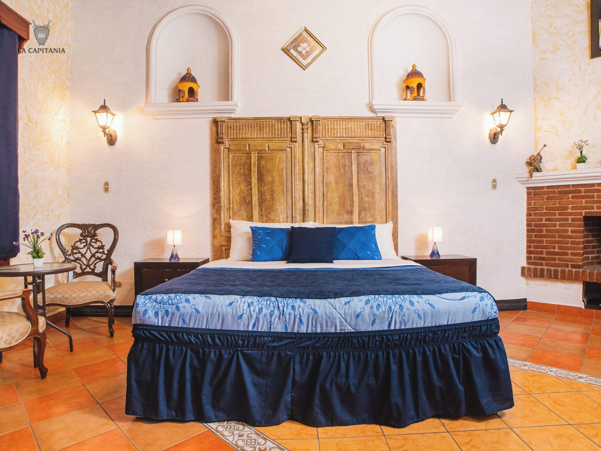 Habitación doble Deluxe | Ropa de cama de alta calidad, edredón y decoración personalizada 