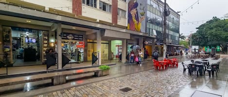 Eenvoudig appartement | Buiten dineren