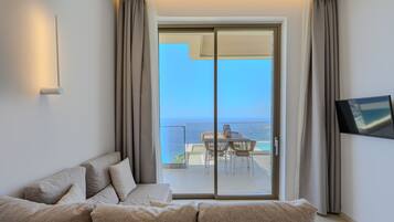 32 inci sebuah televisyen pintar dengan digital