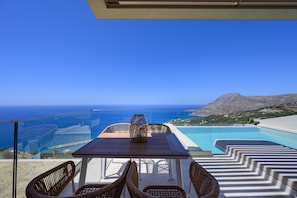 Outdoor pool - Pyrgos Exquisite Villas (Agios Vasileios)