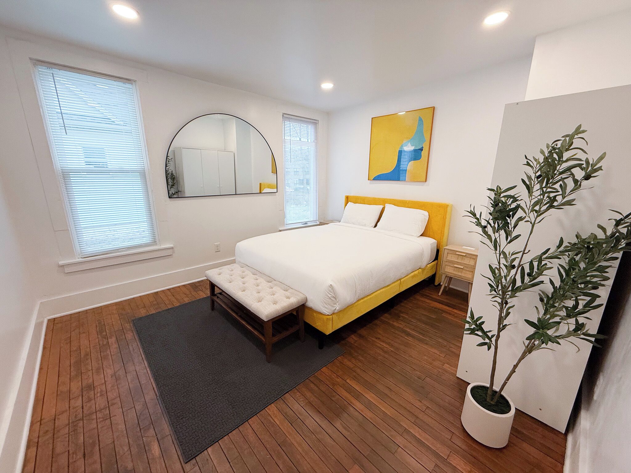 Una scrivania, ferro/asse da stiro, Wi-Fi gratuito, lenzuola