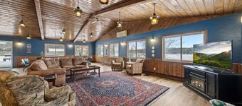 Large 7-bedroom cabin with beautiful views in welcoming Siren, Wi.