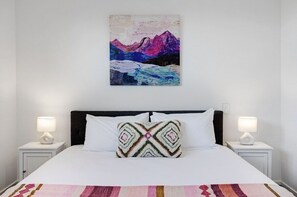 2 chambres, fer et planche à repasser, accès Internet, draps fournis