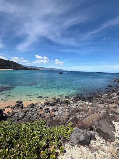 Turtle Bay 2 bedroom Short Walk To Beach