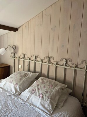 2 Schlafzimmer, Bügeleisen/Bügelbrett, WLAN, Bettwäsche