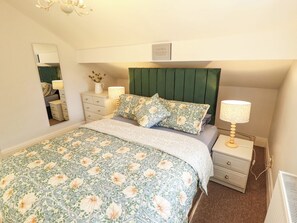 3 bedrooms, individually decorated, individually furnished, free WiFi