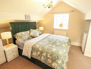 3 bedrooms, individually decorated, individually furnished, free WiFi