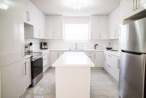 Welcome to your island escape! 3-Bedroom apartment steps away from the Beach!