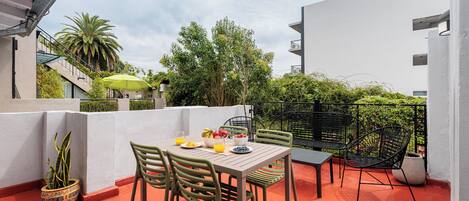 Appartement, 2 chambres, patio, vue cour intérieure | Terrasse/Patio