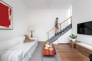 Apartamento, 2 quartos, varanda, vista para o pátio | Área de estar