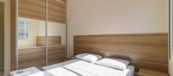 2 Bedroom Apartment With Barbecue Cts0203