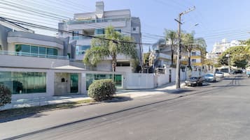 Basic Apartment | Bahagian luar