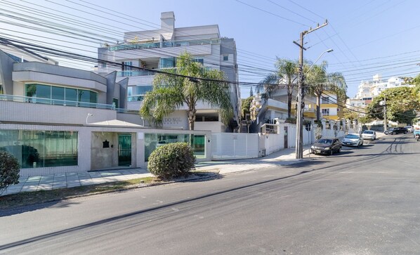 基础公寓 | 外观