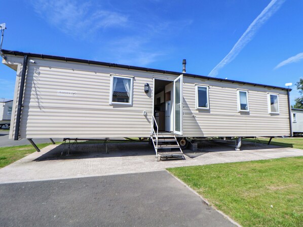 Exterior - Willerby Aurora B14 (Abergele)