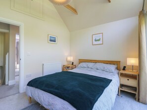 3 bedrooms, individually decorated, individually furnished, free WiFi