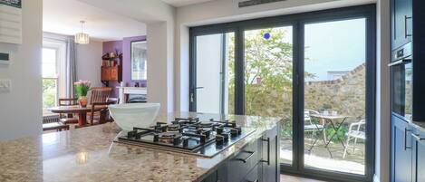 Lavavajillas y utensilios de cocina