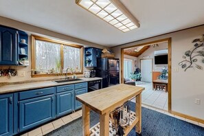 Microwave, oven, stovetop, dishwasher