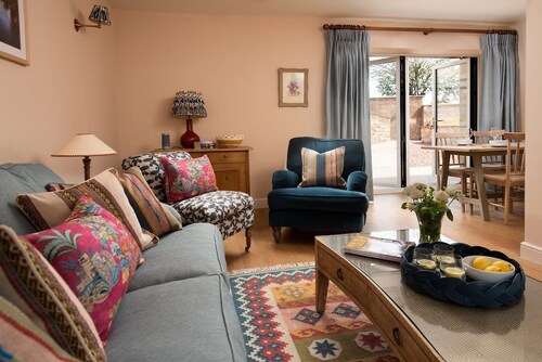 Windy Cottage in Coldstream, Scottish Borders - sleeping 4 guests in 2 bedrooms