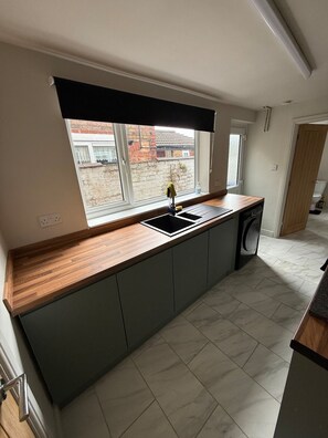 Private kitchen - Luxury home - long stays welcome (North East Lincolnshire)