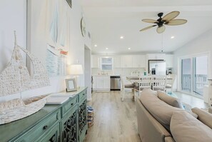 Unclassified image, 3 of 33, button