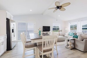 Unclassified image, 5 of 33, button