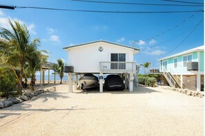 Exterior - Private waterfront escape! Open water views - modern comfort meets coastal charm! (Marathon)