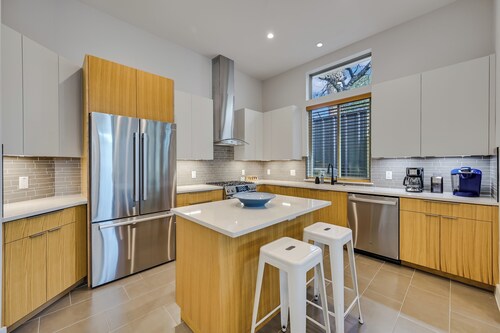 3BR  East Side Scene, Downtown & Close SXSW